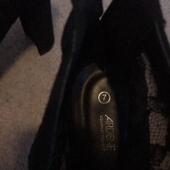 Black lace heels - Picture 2 of 4